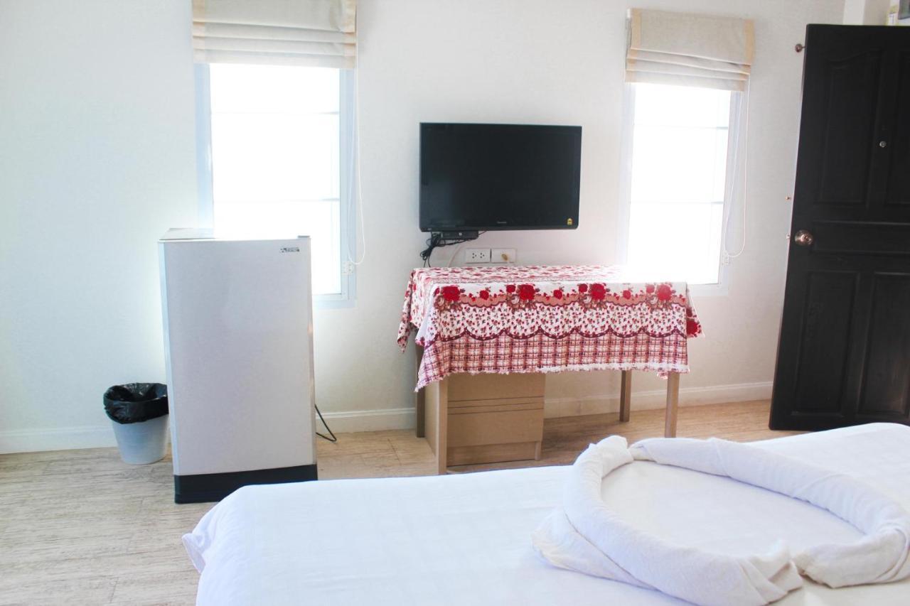 Plus Hotel Loei Bagian luar foto