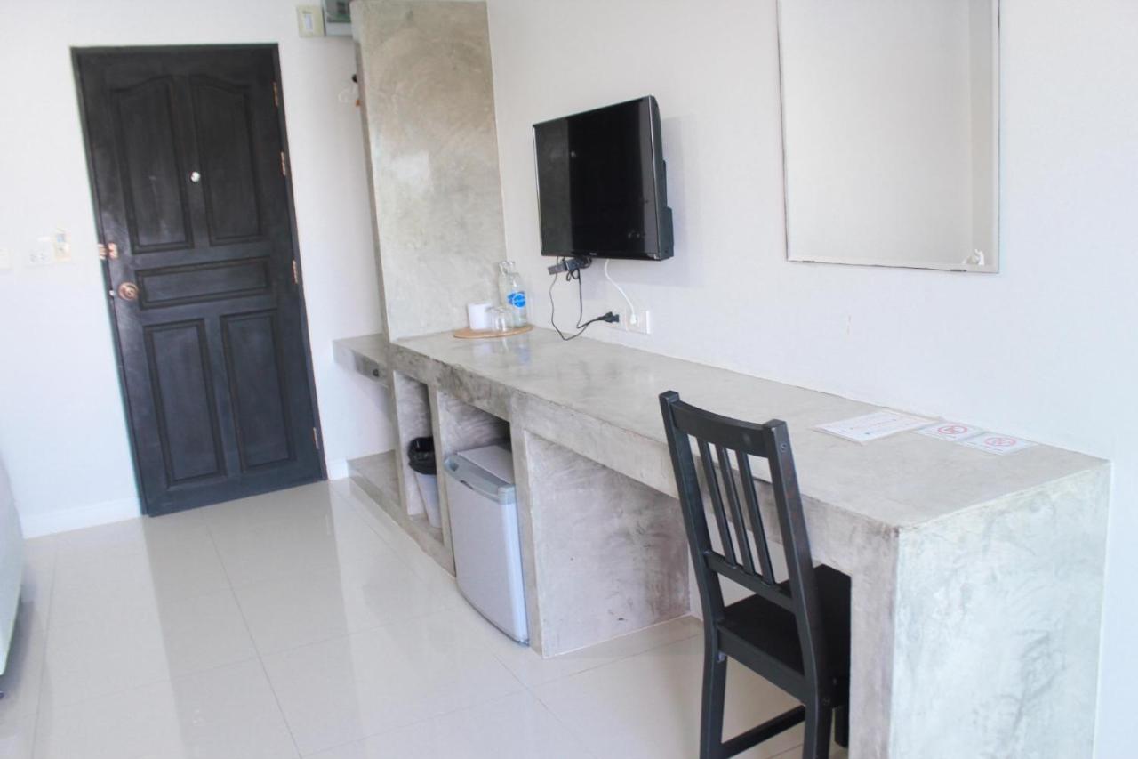 Plus Hotel Loei Bagian luar foto