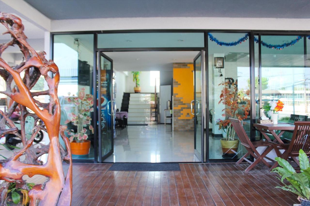 Plus Hotel Loei Bagian luar foto