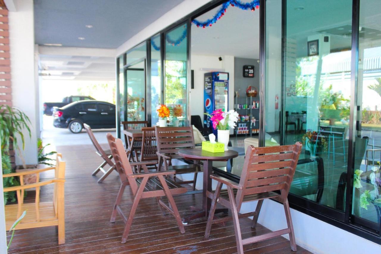 Plus Hotel Loei Bagian luar foto