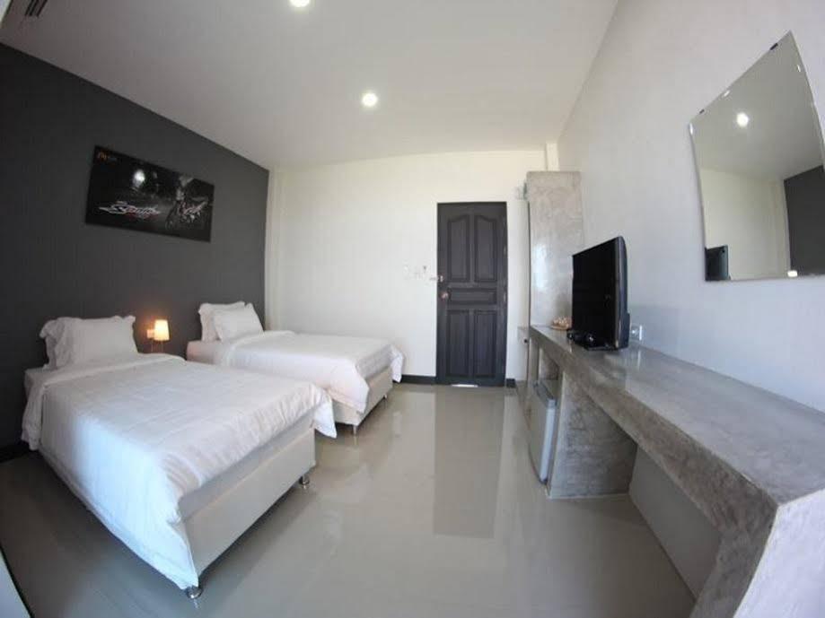Plus Hotel Loei Bagian luar foto