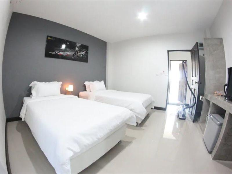 Plus Hotel Loei Bagian luar foto