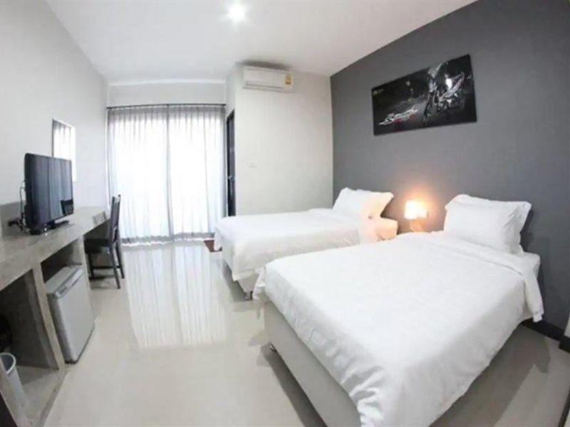 Plus Hotel Loei Bagian luar foto