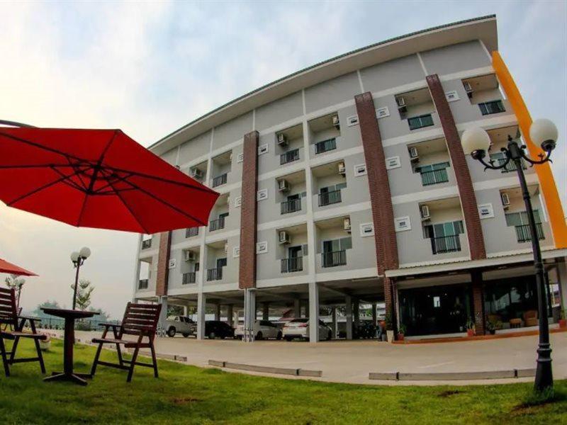 Plus Hotel Loei Bagian luar foto