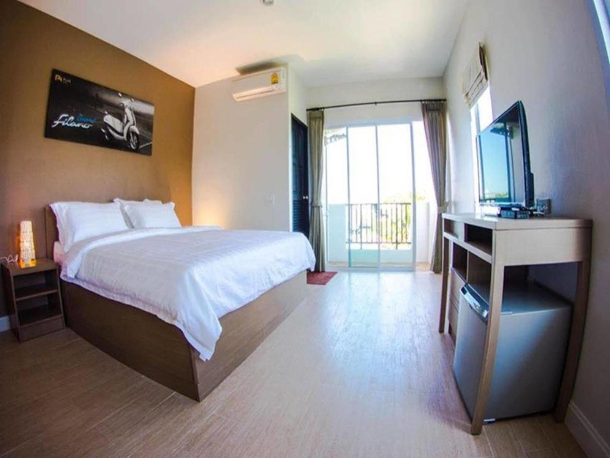 Plus Hotel Loei Bagian luar foto